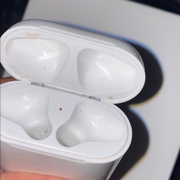 AIRPODS 1st GEN - Picture 2 of 10